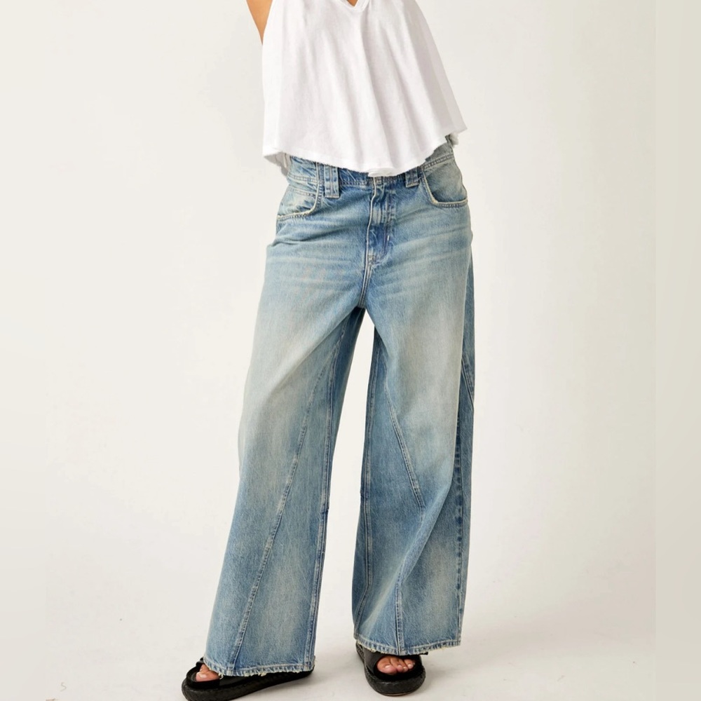 Free People Chill Vibes Dropped Wide Leg Jeans Hayley Blue Size 27 NWOT